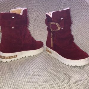 RED FUR BOOTS